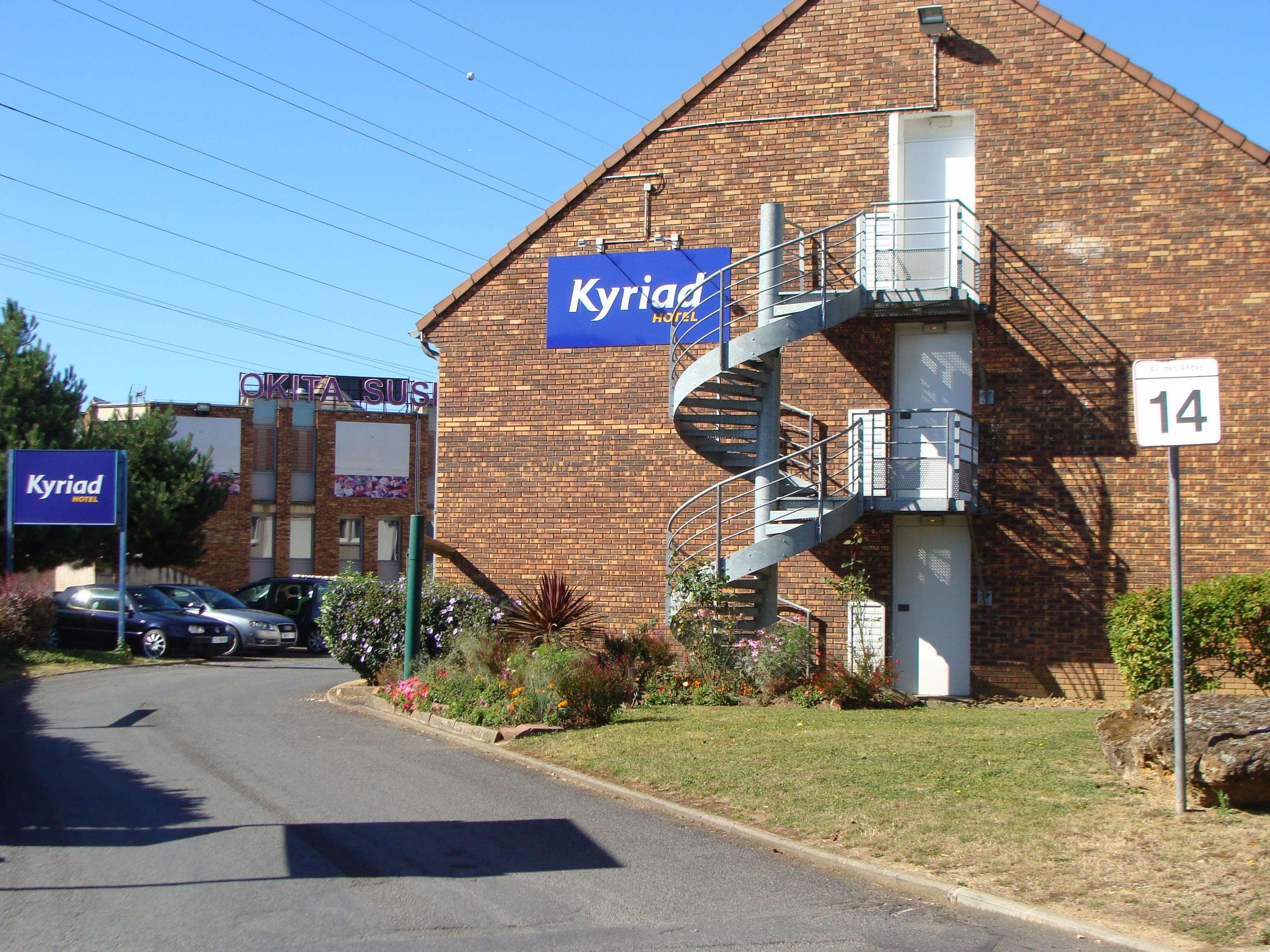 Kyriad Paris Sud Les Ulis Courtaboeuf Buitenkant foto